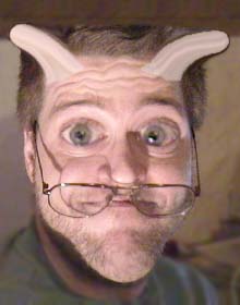 Robi, ern&auml;hrt sich von Cola, Billig-Zigaretten und Big Puma (Energy-Drink).